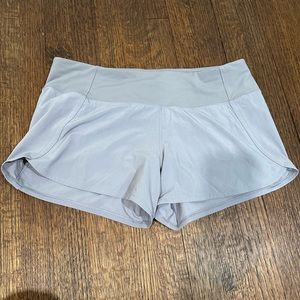 Lululemon run times mid-rise short 4"
